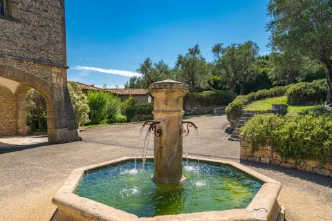 5 chambres Villa à Châteauneuf-Grasse, France No. 69062 24