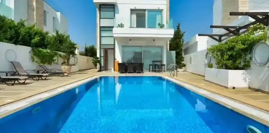 5 bedrooms House in Protaras, Cyprus No. 31811