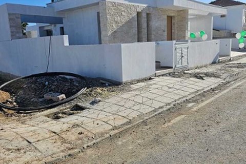 3 bedrooms House in Larnaca, Cyprus No. 76828 1