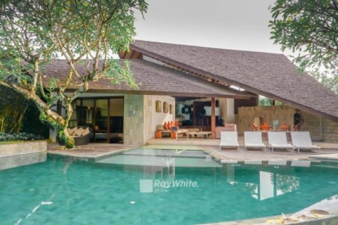 3 bedrooms Villa in Kerobokan, Indonesia No. 22946 1