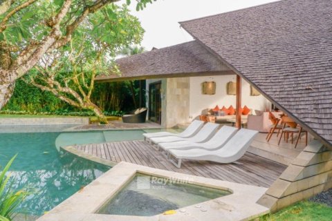 3 bedrooms Villa in Kerobokan, Indonesia No. 22946 4