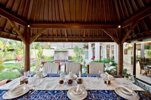 4 bedrooms Villa in Canggu, Indonesia No. 22984 11