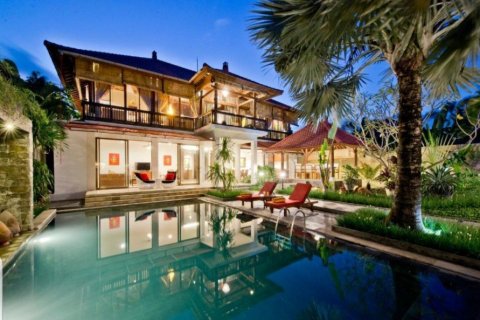 4 bedrooms Villa in Canggu, Indonesia No. 22984 1