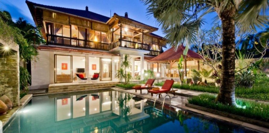 4 bedrooms Villa in Canggu, Indonesia No. 22984