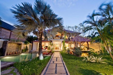 4 bedrooms Villa in Canggu, Indonesia No. 22984 9