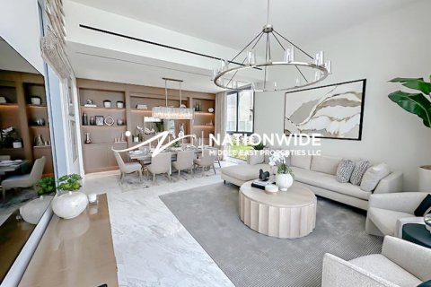 5 bedrooms Villa in Abu Dhabi, UAE No. 71321 2