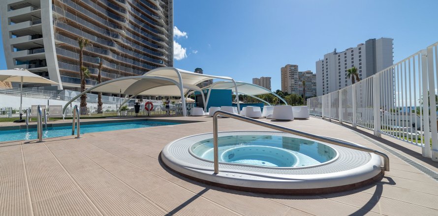 3 dormitorios Apartment en Benidorm, Spain No. 26806