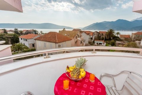 400m² Commercial property à Tivat, Montenegro No. 66812 1