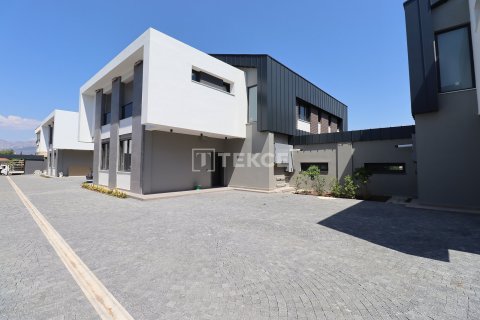 4+1 Villa in Dosemealti, Turkey No. 14643 7