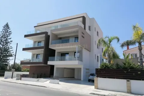 4 bedrooms Penthouse in Germasogeia, Cyprus No. 34941 3