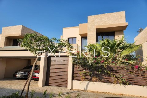 4 bedrooms Villa on the Saadiyat Island, UAE No. 9802 2