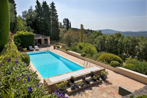 10 bedrooms House in Grasse, France No. 68208 5