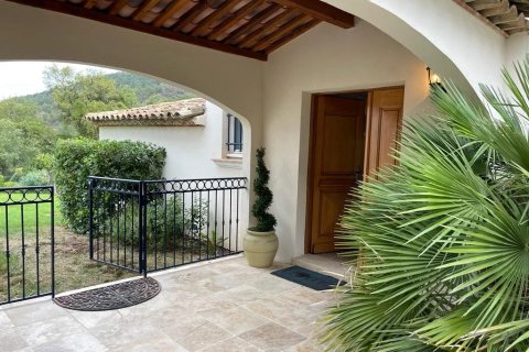 4 bedrooms Villa in Grimaud, France No. 68211 22