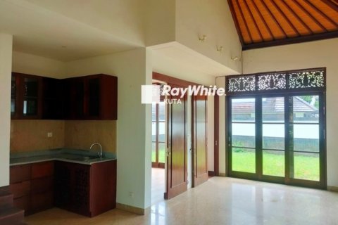 2 bedrooms House in Jimbaran, Indonesia No. 23301 7