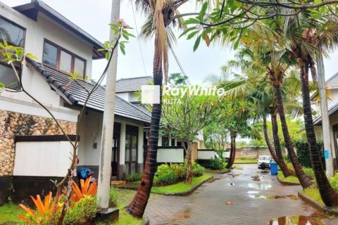 2 bedrooms House in Jimbaran, Indonesia No. 23301 4