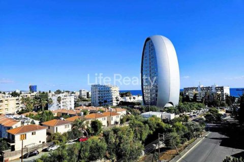 3 bedrooms Apartment in Limassol, Cyprus No. 45666 1