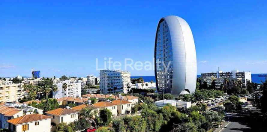 3 bedrooms Apartment in Limassol, Cyprus No. 45666