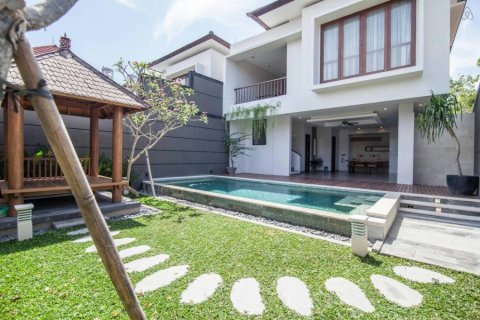 2 bedrooms Villa in Jimbaran, Indonesia No. 23230 1