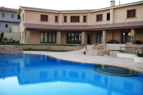 6 bedrooms House in Lakatamia, Cyprus No. 44729 2