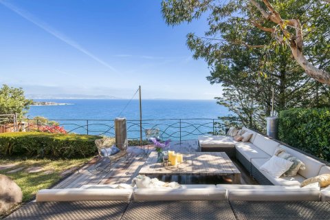 7 bedrooms Villa in Cannes, France No. 67321 6