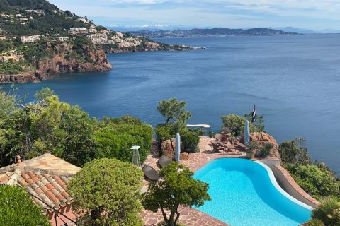 7 bedrooms Villa in Cannes, France No. 67321 3