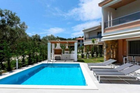 4 bedrooms Villa in Central Macedonia, Greece No. 48503 9