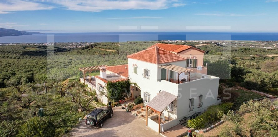 3 bedrooms Villa in Crete, Greece No. 24381