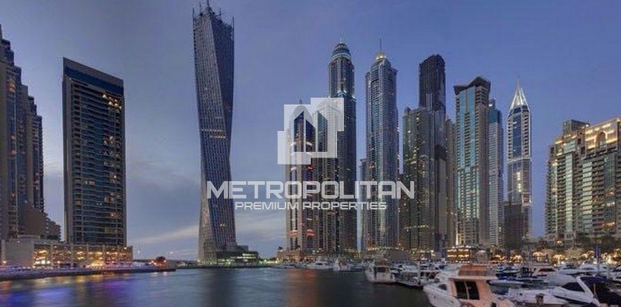 Studio Apartment in Cayan Tower, UAE No. 8289