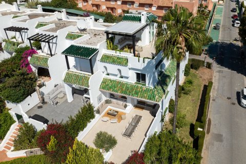 4 dormitorios Townhouse en Nueva Andalucía, Spain No. 27577 16