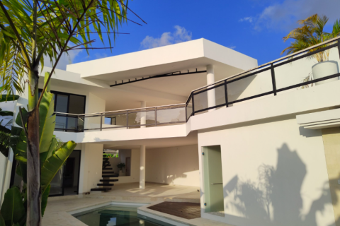 3 bedrooms Villa in Canggu, Indonesia No. 23138 1