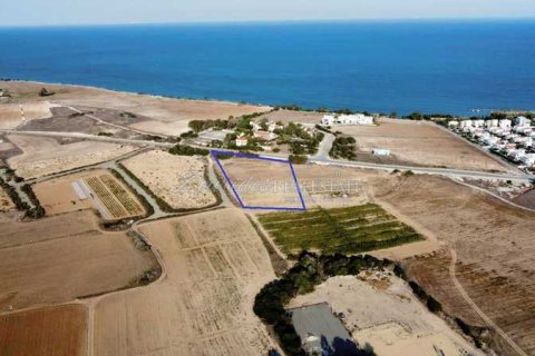 8084m² Land in Pervolia, Cyprus No. 64591 1