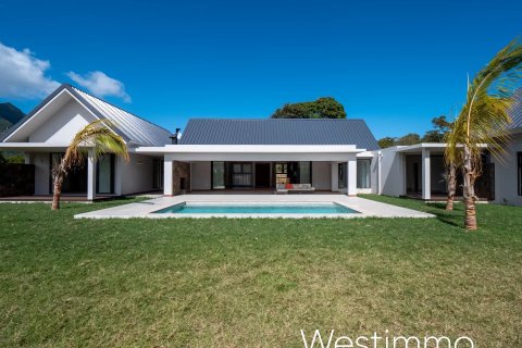 3 bedrooms Villa in Black River, Mauritius No. 53458 2