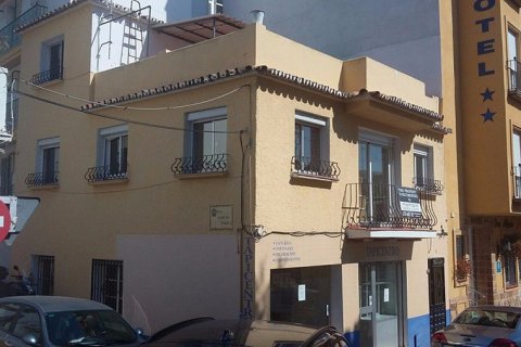 170m² Commercial property à Marbella, Spain No. 25312 6