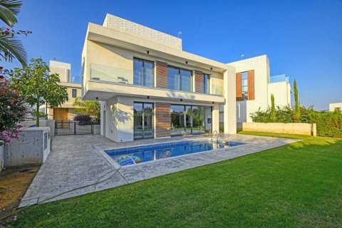 3 dormitorios Villa en Famagusta, Cyprus No. 72373 2