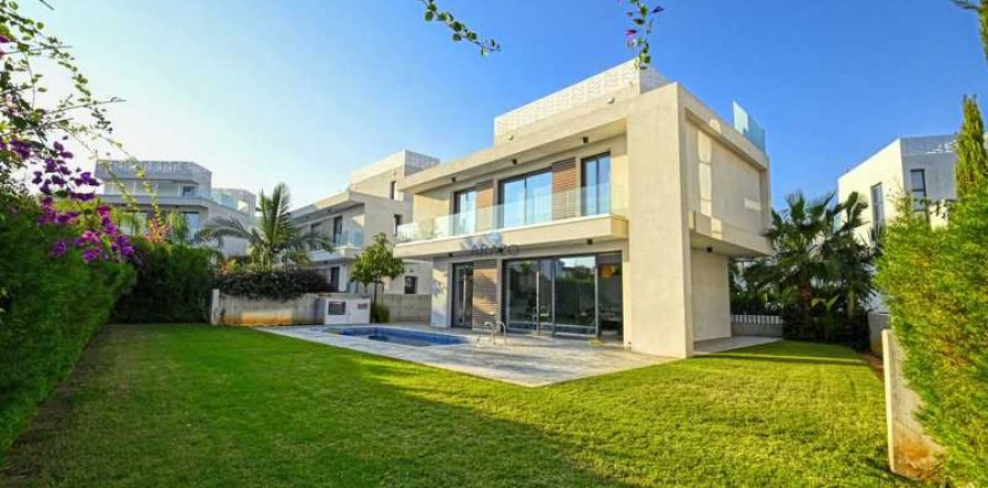 3 dormitorios Villa en Famagusta, Cyprus No. 72373