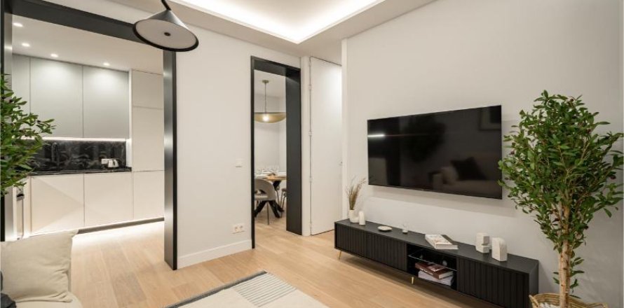 3 dormitorios Apartment en Madrid, Spain No. 26925