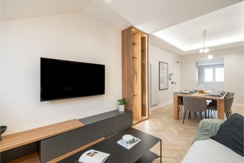 2 dormitorios Apartment en Madrid, Spain No. 26933 1