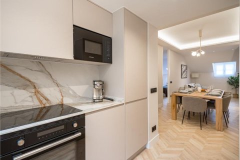 2 bedrooms Apartment in Madrid, Spain No. 26933 10