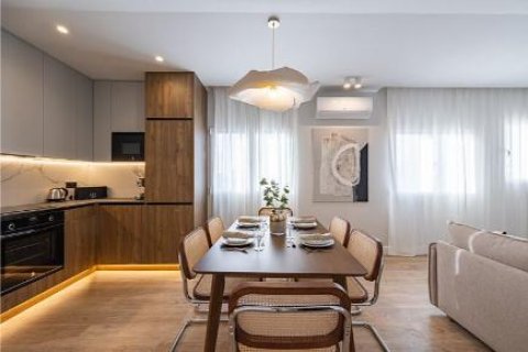 2 dormitorios Apartment en Madrid, Spain No. 26924 5