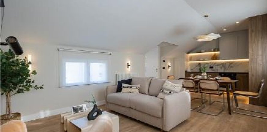 2 dormitorios Apartment en Madrid, Spain No. 26924