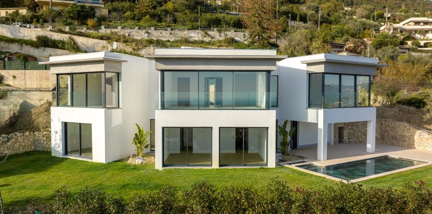 4 bedrooms Villa in Vence, France No. 74069