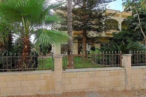 6 bedrooms Villa in Germasogeia, Cyprus No. 62521 2