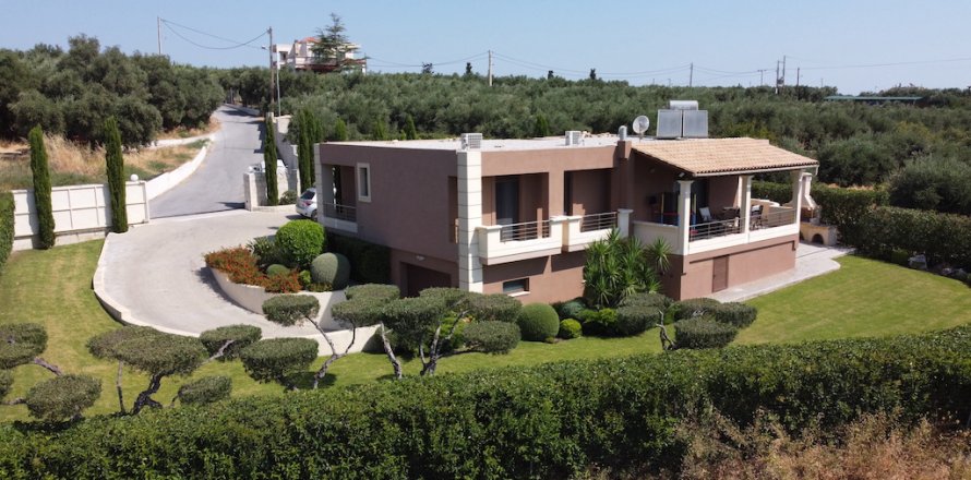 3 bedrooms Villa in Chania, Greece No. 23939