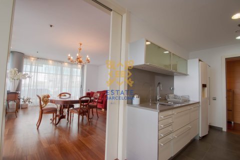 4 bedrooms Apartment in Barcelona, Spain No. 25525 10