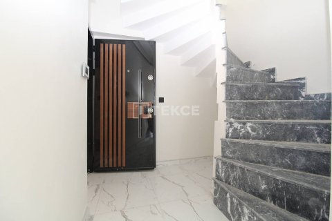 2+1 Apartment en Cinarcik, Turkey No. 12515 18