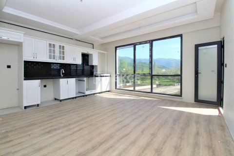 2+1 Apartment en Cinarcik, Turkey No. 12515 12