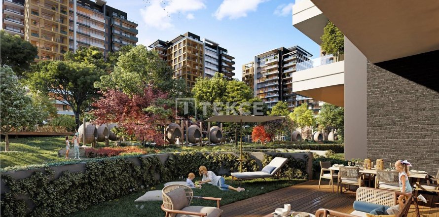 4+1 Apartment in Istanbul, Turkey No. 12442