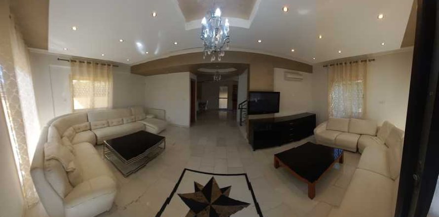 6 bedrooms House in Germasogeia, Cyprus No. 63077