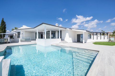 5 dormitorios Villa en Paphos, Cyprus No. 37847 1