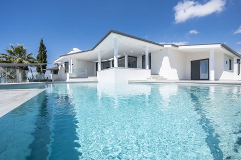 5 dormitorios Villa en Paphos, Cyprus No. 37847 2